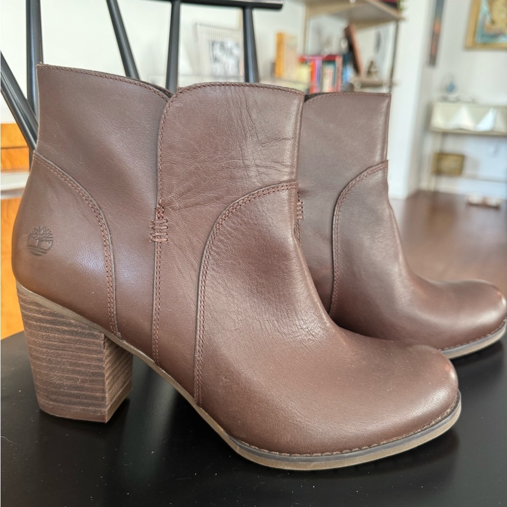 Timberland brown leather heeled bootie